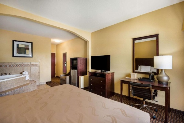 Quality Inn Des Moines image 19